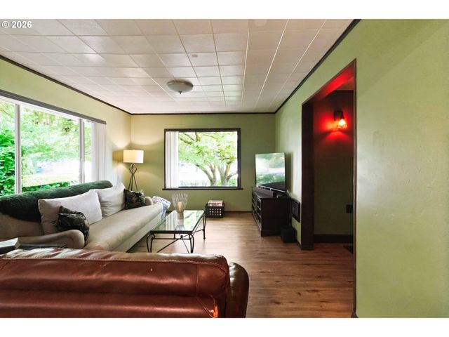 502 17TH Ave, Longview, WA 98632