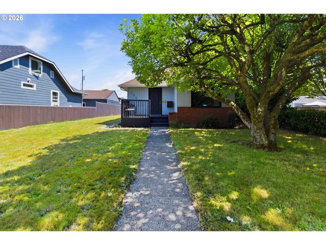 502 17TH Ave, Longview, WA 98632