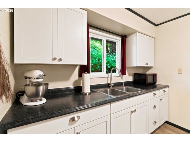 502 17TH Ave, Longview, WA 98632