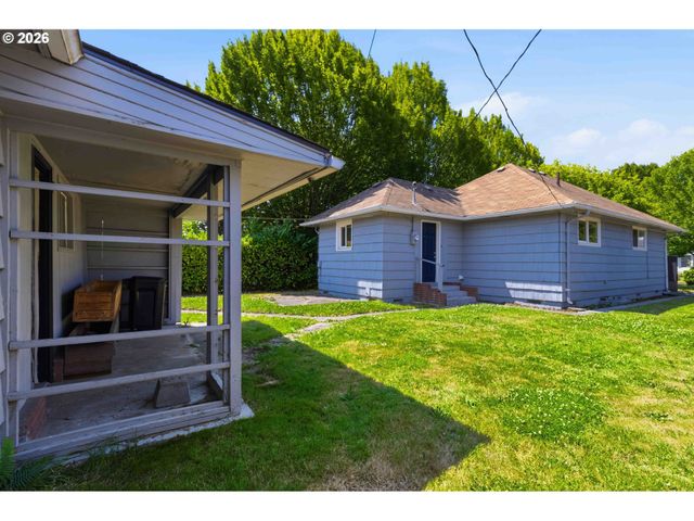 502 17TH Ave, Longview, WA 98632