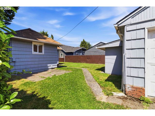 502 17TH Ave, Longview, WA 98632