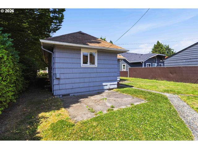 502 17TH Ave, Longview, WA 98632