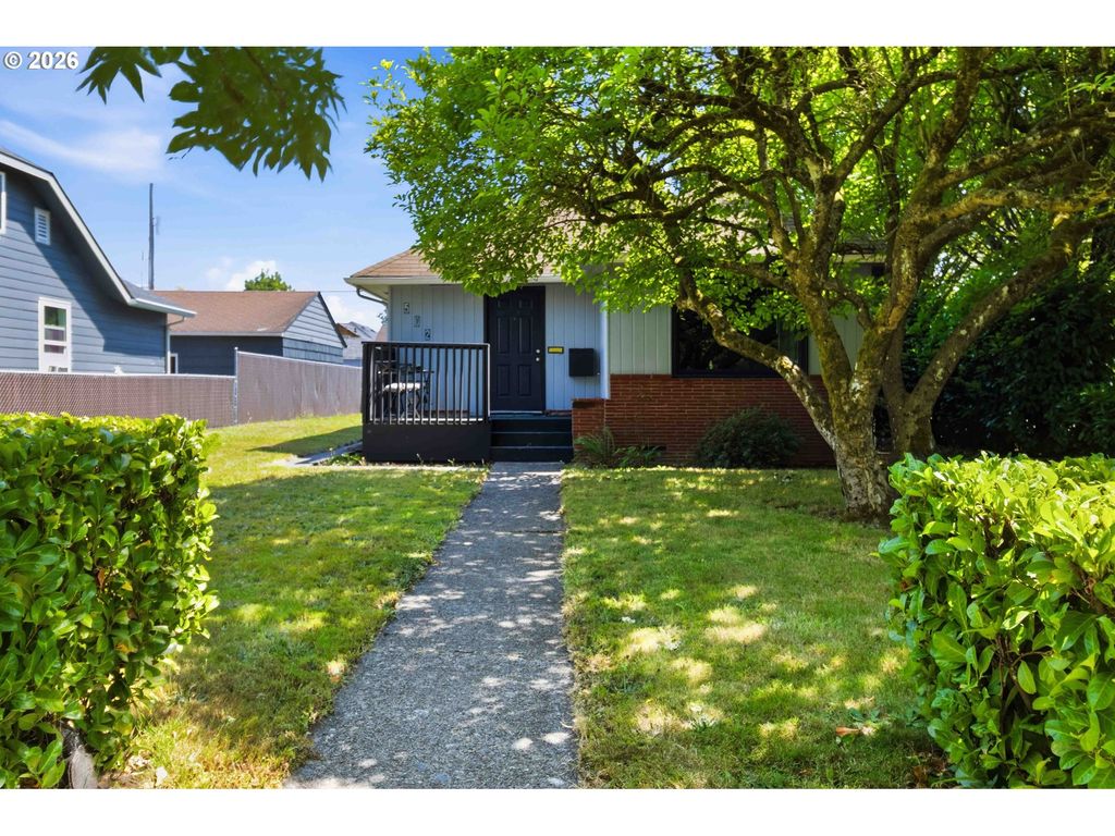 502 17TH Ave, Longview, WA 98632