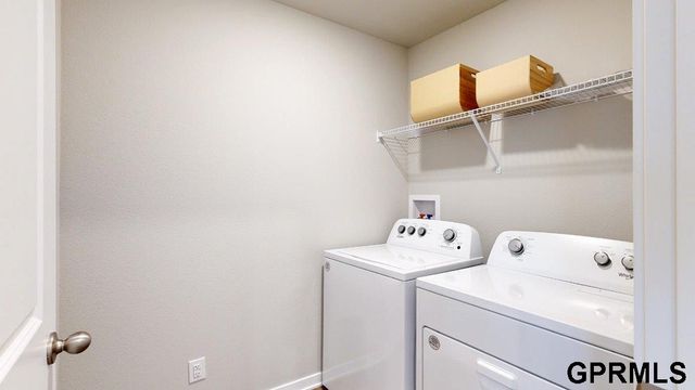 18472 Aurora Street, Omaha, NE 68136