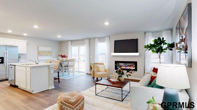 18472 Aurora Street, Omaha, NE 68136