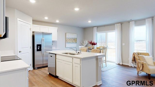 18472 Aurora Street, Omaha, NE 68136