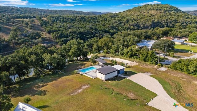 832 Wade Road, New Braunfels, TX 78132