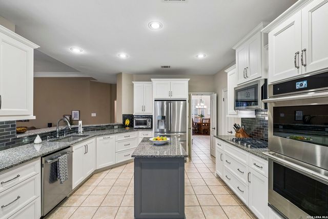 18730 Danforth Cv, San Antonio, TX 78258