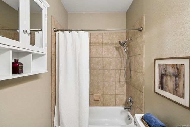 18730 Danforth Cv, San Antonio, TX 78258