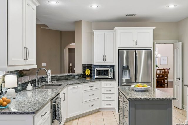 18730 Danforth Cv, San Antonio, TX 78258