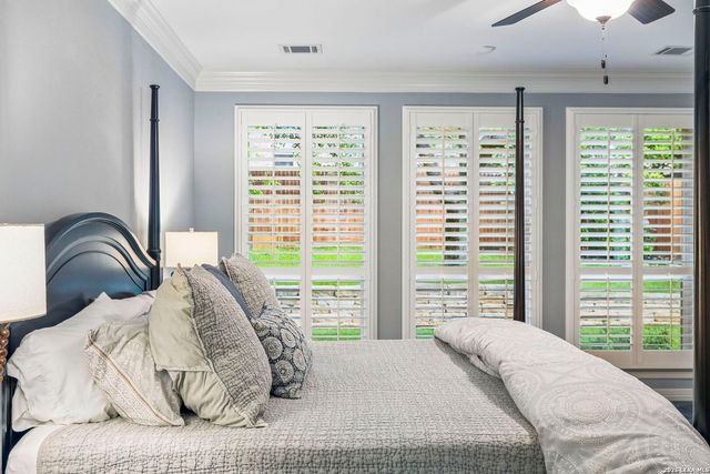 18730 Danforth Cv, San Antonio, TX 78258