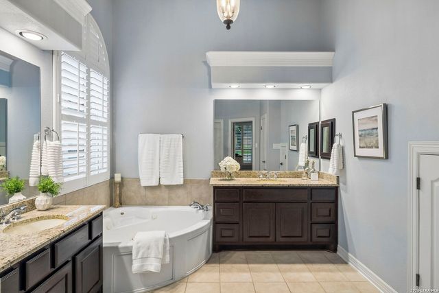 18730 Danforth Cv, San Antonio, TX 78258