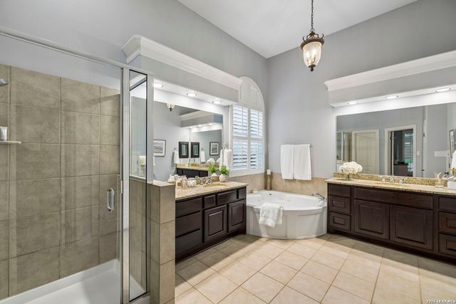 18730 Danforth Cv, San Antonio, TX 78258