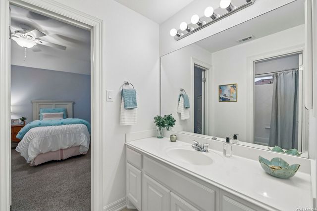 18730 Danforth Cv, San Antonio, TX 78258