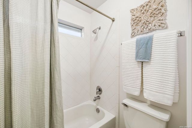 18730 Danforth Cv, San Antonio, TX 78258