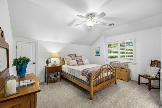 18730 Danforth Cv, San Antonio, TX 78258