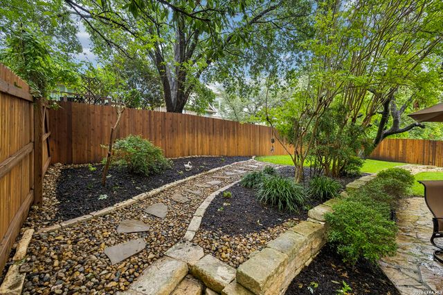 18730 Danforth Cv, San Antonio, TX 78258