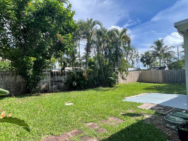 1481 NE 27TH Street, Pompano Beach, FL 33064