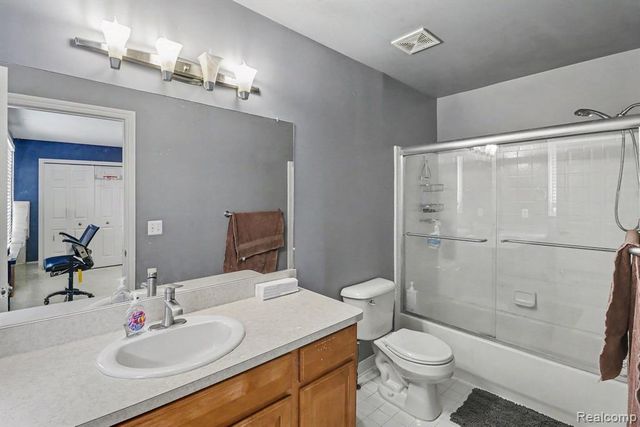 55260 Belmont Drive, Shelby Twp, MI 48315
