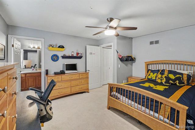 55260 Belmont Drive, Shelby Twp, MI 48315