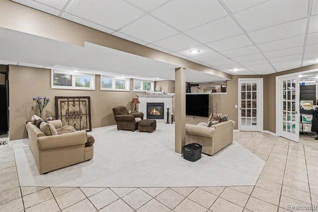 55260 Belmont Drive, Shelby Twp, MI 48315