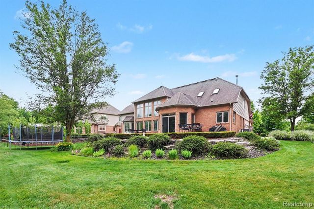 55260 Belmont Drive, Shelby Twp, MI 48315