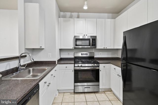 9490 VIRGINIA CENTER BLVD #127, Vienna, VA 22181