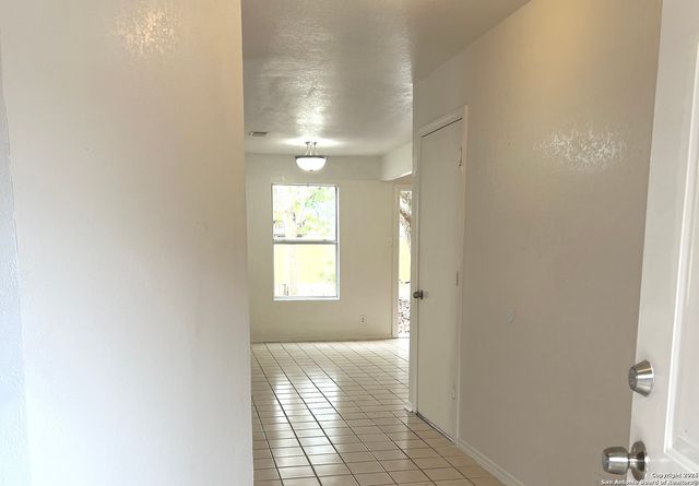 8006 Avellano, San Antonio, TX 78250