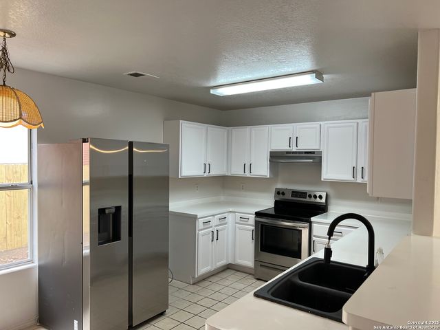 8006 Avellano, San Antonio, TX 78250