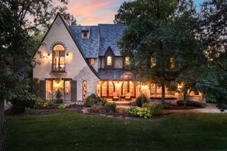 21 Forest Avenue, Naperville, IL 60540