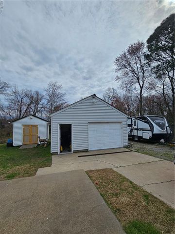 1137 Leland CIR, Virginia Beach, VA 23464