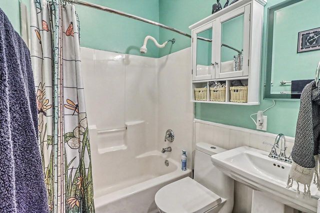 1010 5th Street N, Fargo, ND 58102