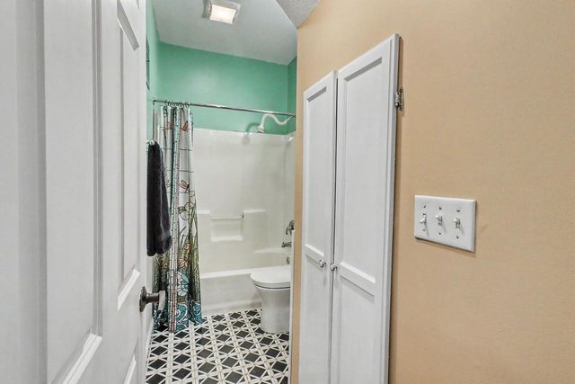 1010 5th Street N, Fargo, ND 58102