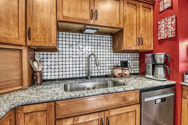 1010 5th Street N, Fargo, ND 58102