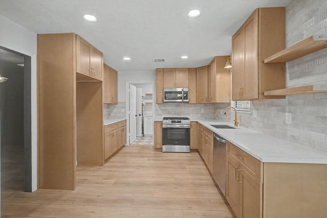 34 Brushwood Court, The Woodlands, TX 77380
