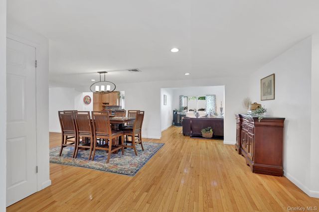 4 Foxey Lane, Mahopac, NY 10541