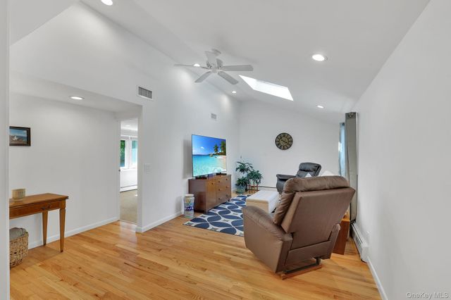 4 Foxey Lane, Mahopac, NY 10541