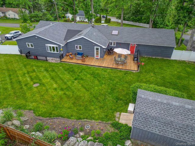 4 Foxey Lane, Mahopac, NY 10541