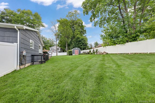 4 Foxey Lane, Mahopac, NY 10541