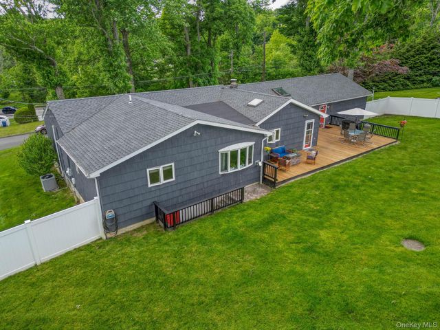 4 Foxey Lane, Mahopac, NY 10541