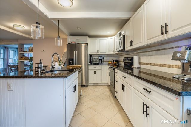 33 Jerusalem Hill, Trumbull, CT 06611