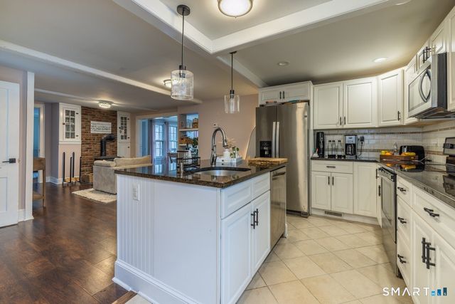 33 Jerusalem Hill, Trumbull, CT 06611