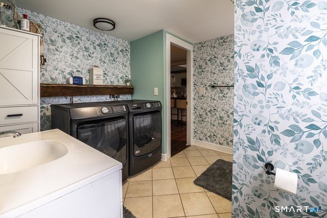 33 Jerusalem Hill, Trumbull, CT 06611