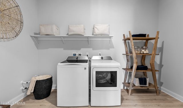 22 Larkspur Lane 118, Manalapan, NJ 07726