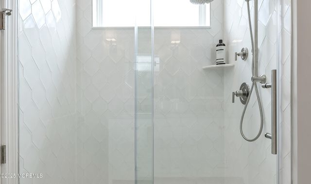 22 Larkspur Lane 118, Manalapan, NJ 07726