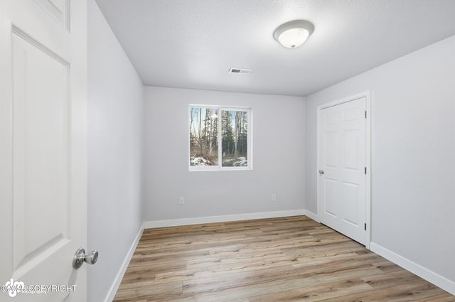 6050 W Hollywood Road, Wasilla, AK 99623