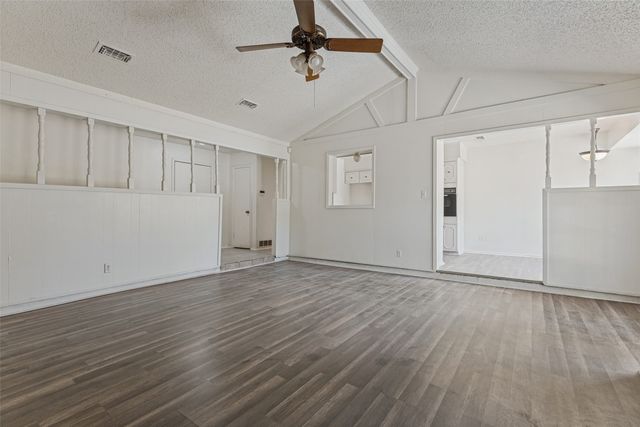 125 N Jessup Street, Alvarado, TX 76009
