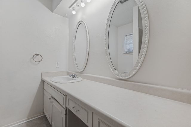 125 N Jessup Street, Alvarado, TX 76009