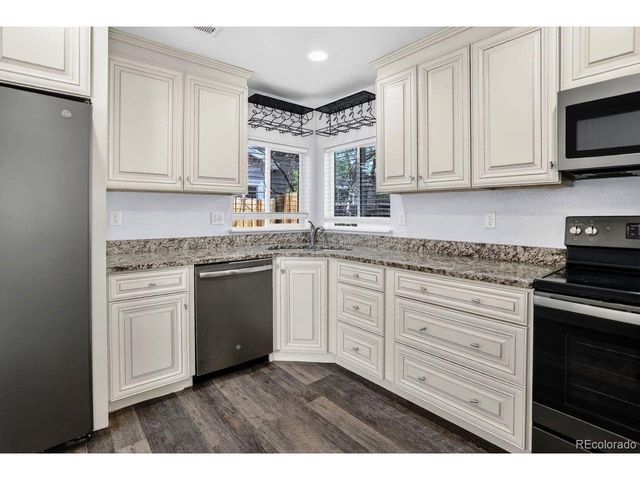 825 Havana St, Aurora, CO 80010