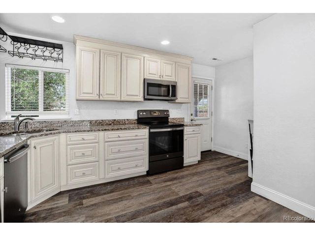 825 Havana St, Aurora, CO 80010